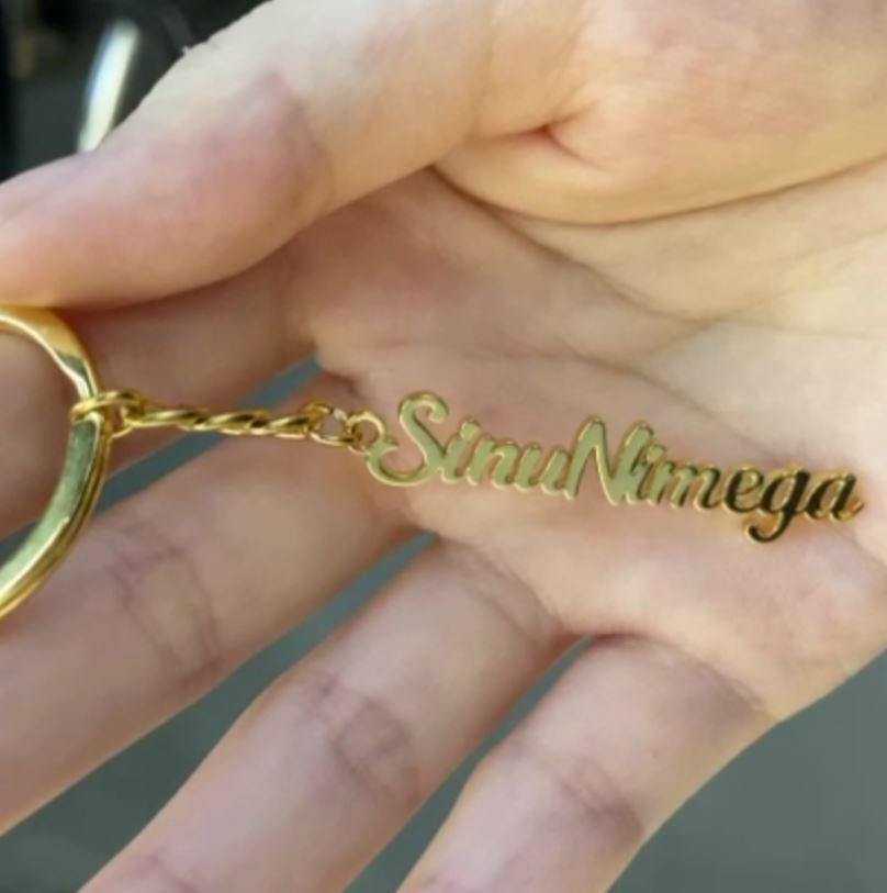 Ketiga nimega võtmehoidja - SinuNimega.ee